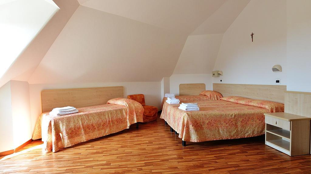 Hotel Bamar Pinarella Ngoại thất bức ảnh