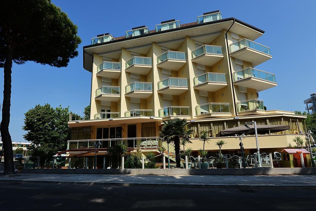 Hotel Bamar Pinarella Ngoại thất bức ảnh