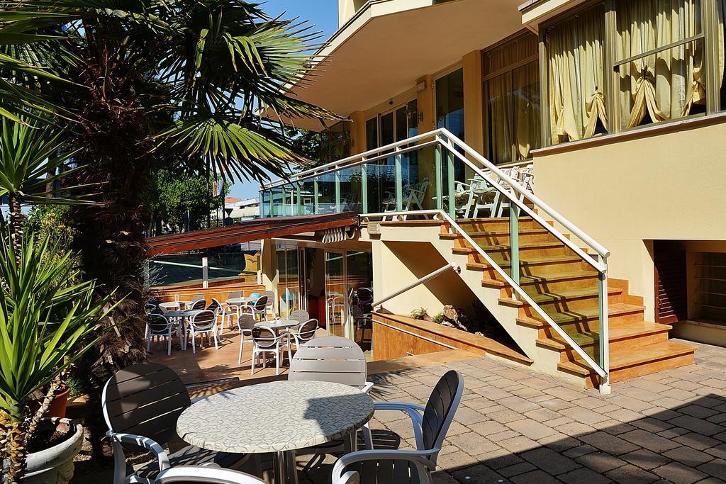 Hotel Bamar Pinarella Ngoại thất bức ảnh