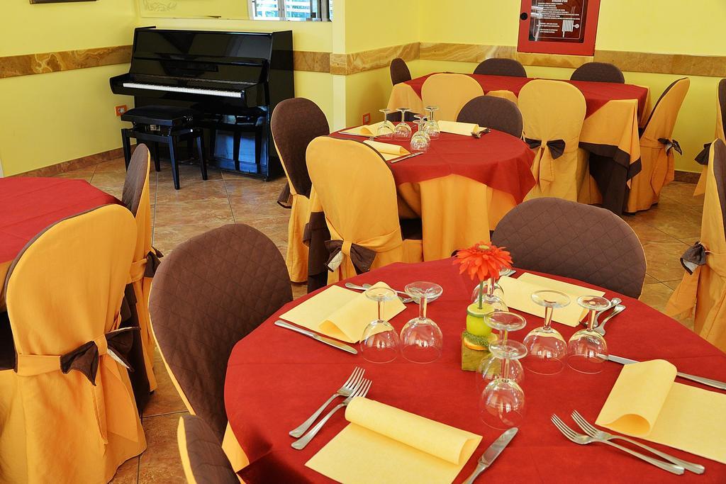 Hotel Bamar Pinarella Ngoại thất bức ảnh