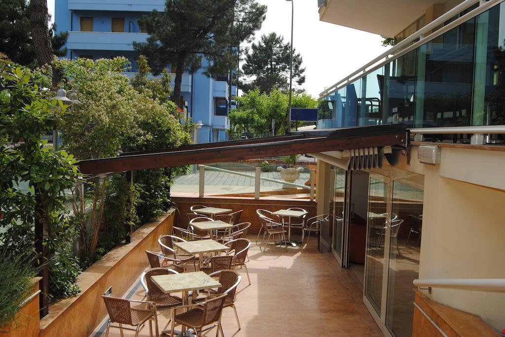 Hotel Bamar Pinarella Ngoại thất bức ảnh