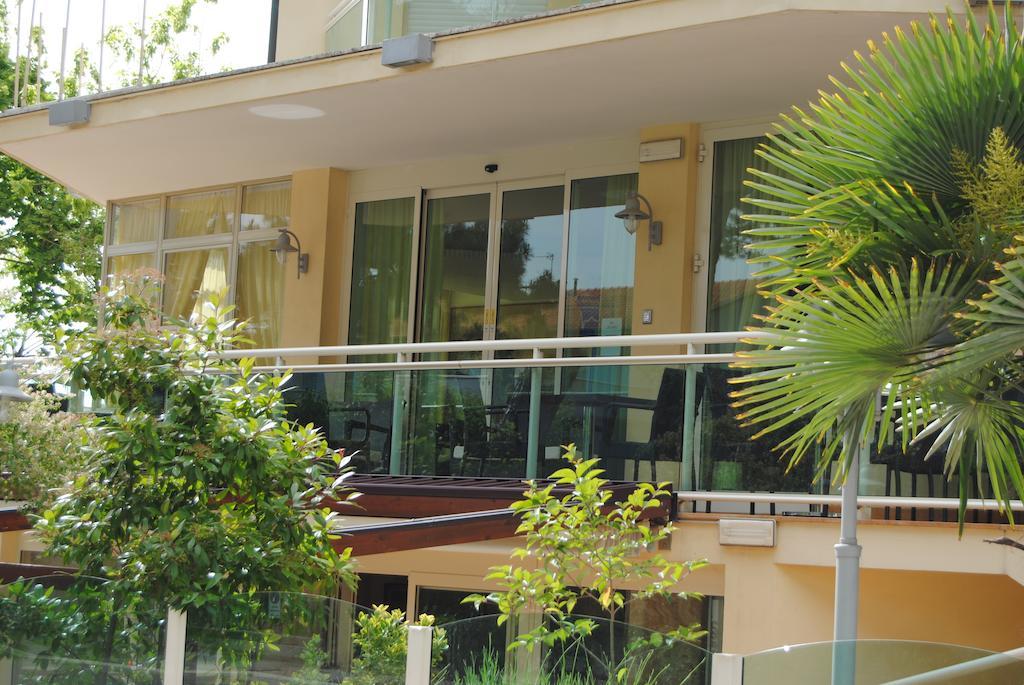 Hotel Bamar Pinarella Ngoại thất bức ảnh