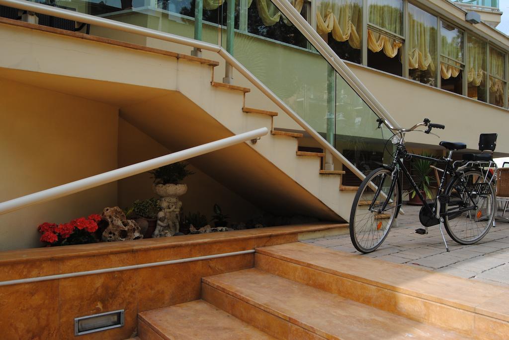 Hotel Bamar Pinarella Ngoại thất bức ảnh