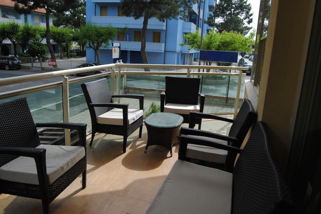 Hotel Bamar Pinarella Ngoại thất bức ảnh